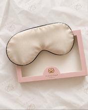 SILK & SLEEP dvipusė šilkinė miego kaukė iš 100 % Mulberry šilko smėlio spalvos lygaus rašto šilkas